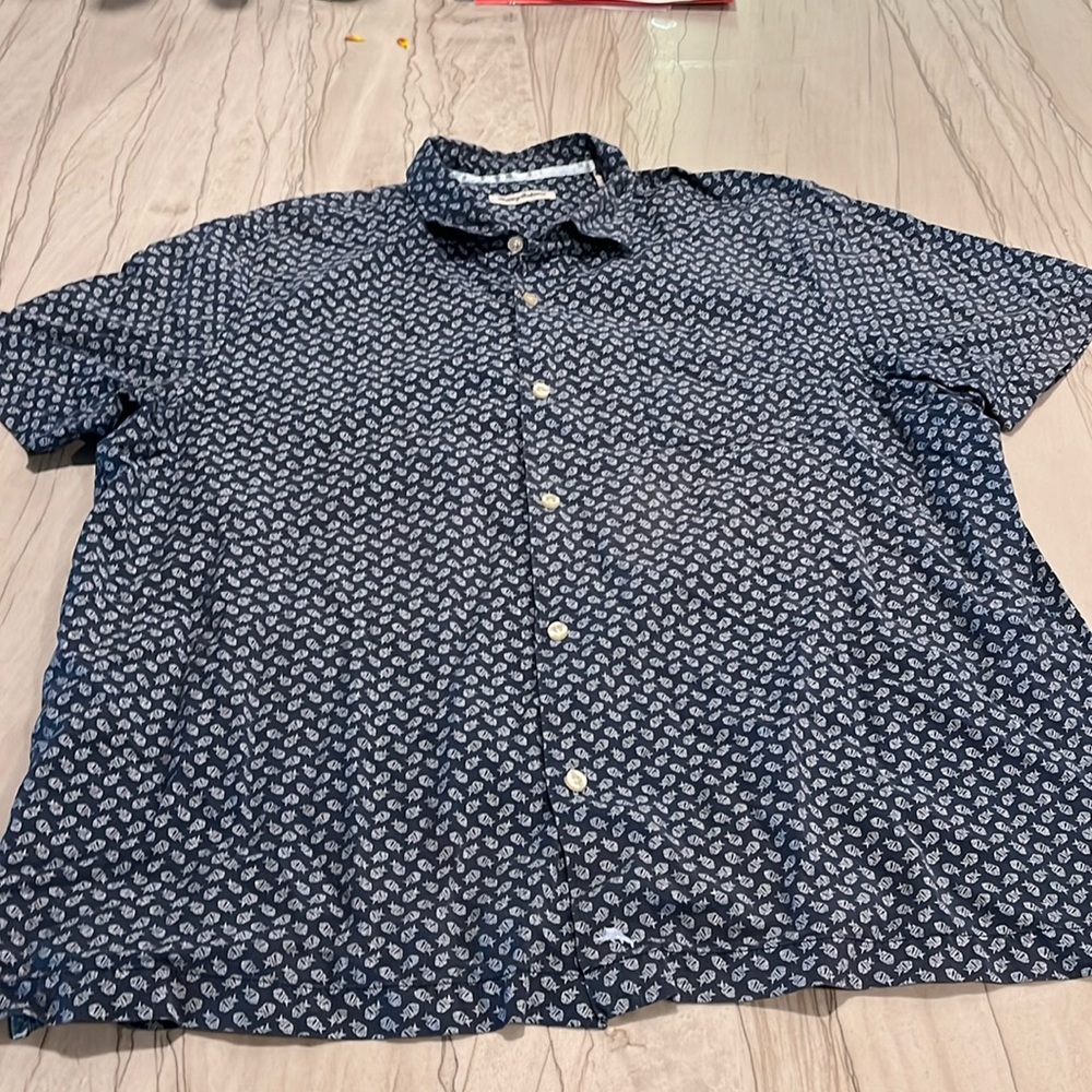 Tommy Bahama short sleeve shirt